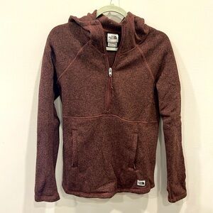 Women’s Northface pullover hoodie